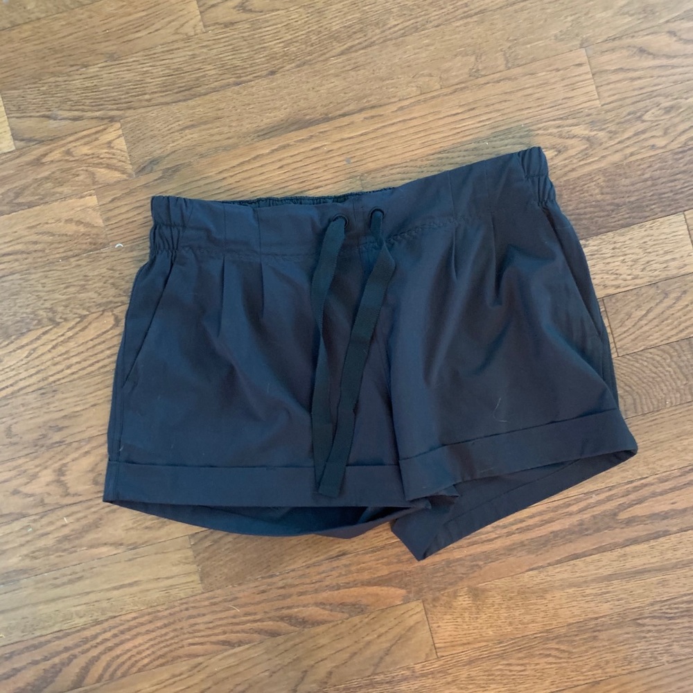 Women’s Lululemon shorts
